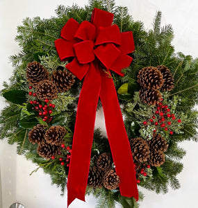 Wreath Hand Decorated 32in Holly Jolly