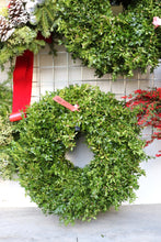 Load image into Gallery viewer, Wreath Boxwood Handmade 16-20in
