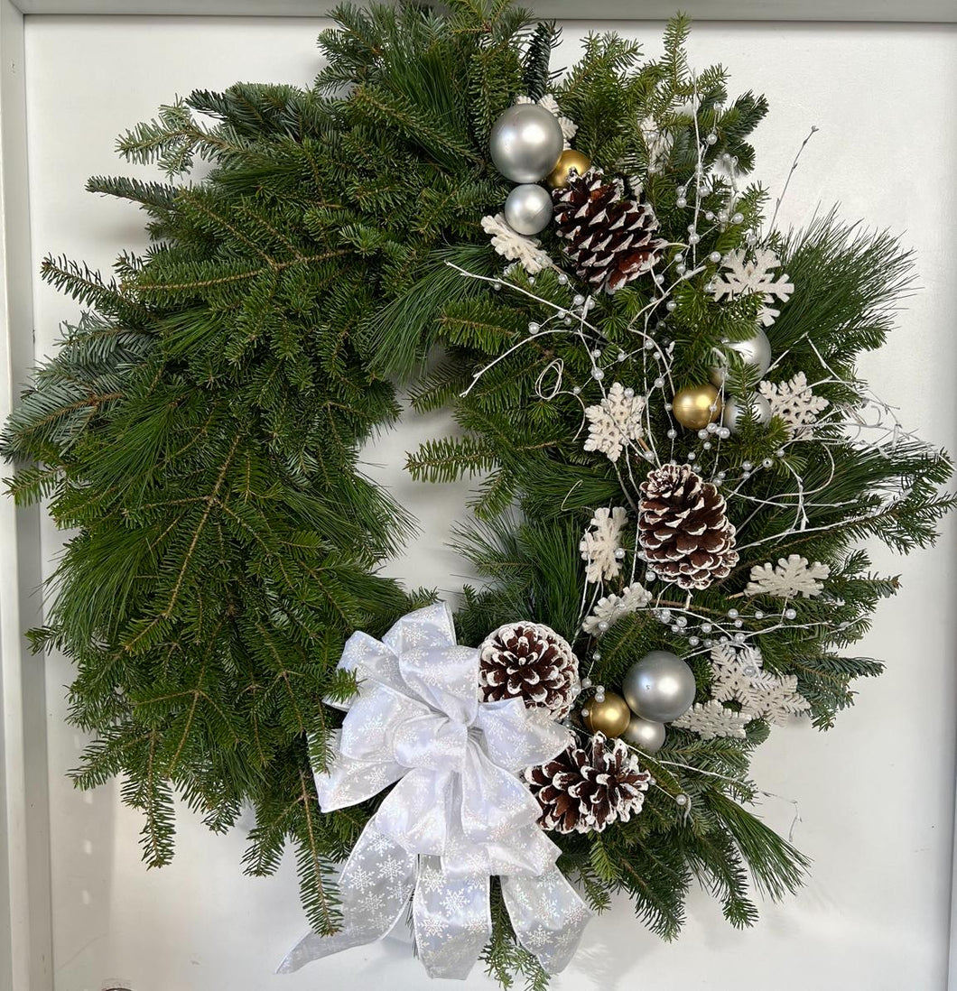 Wreath Hand Decorated 24in White Noel